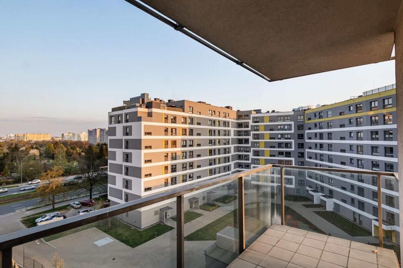 Pineapple Ochota, 3 Rooms, Parking